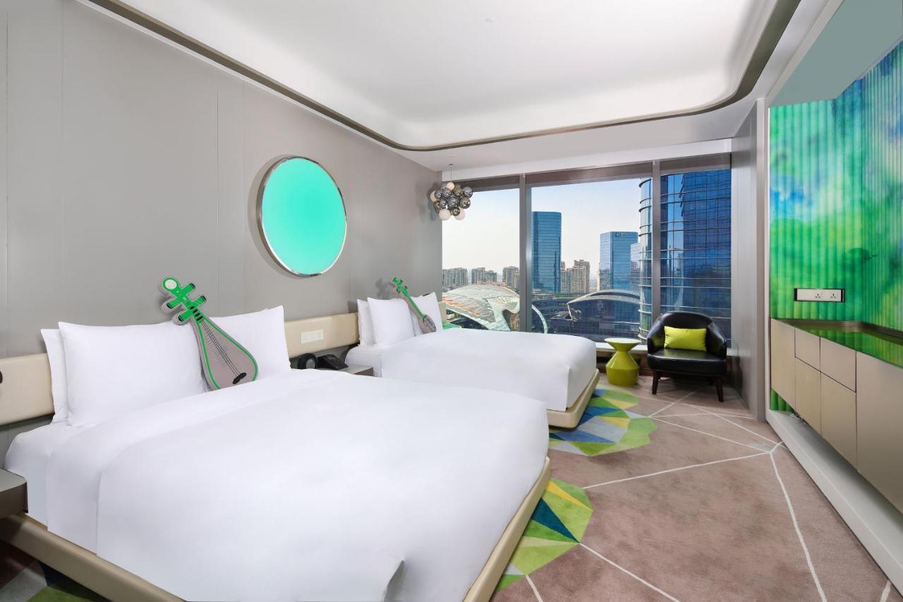 Sensational Queen Guest room 2 Queen Suzhou Center view,1530408532:JPEG