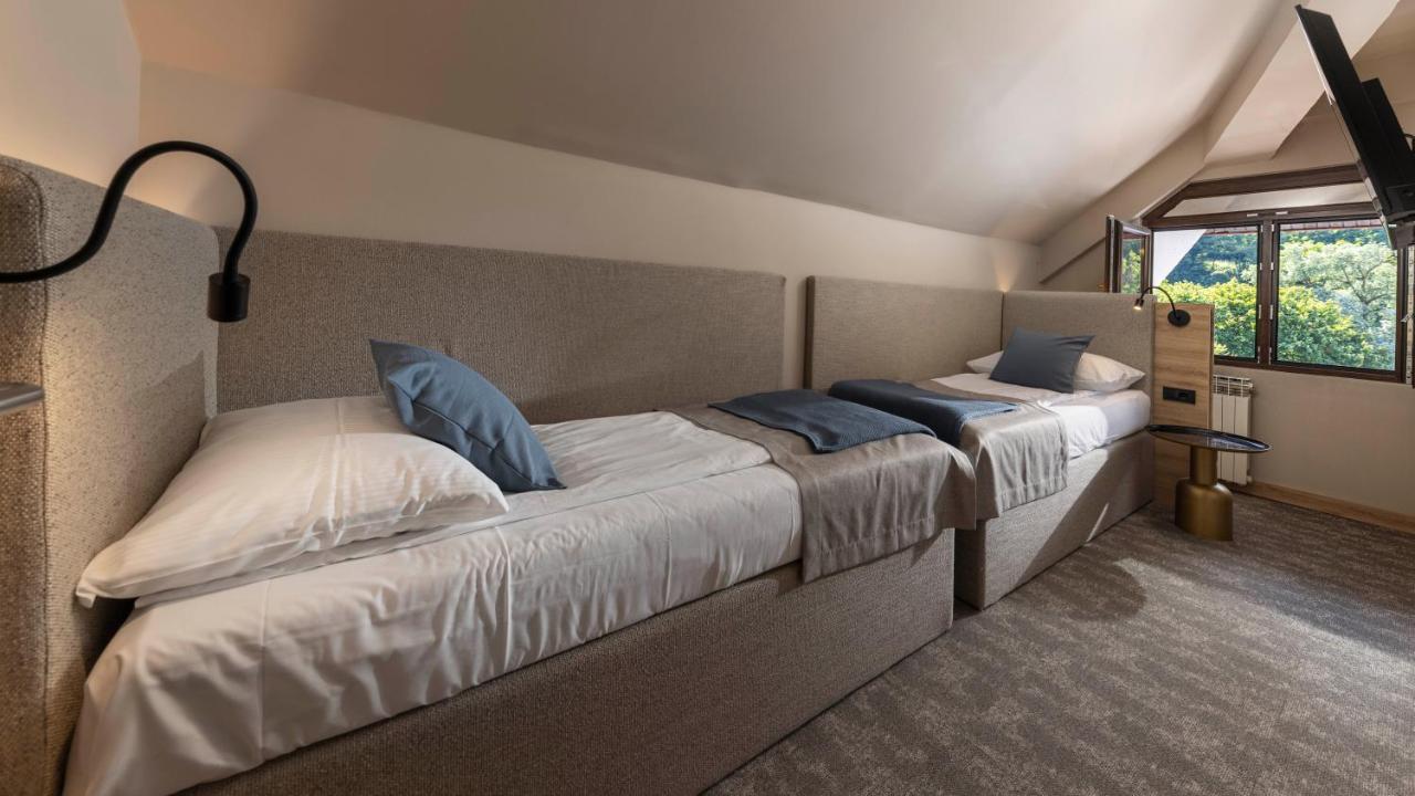 Premium Family Room