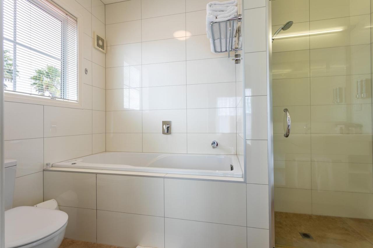 Deluxe Double Room Bath
