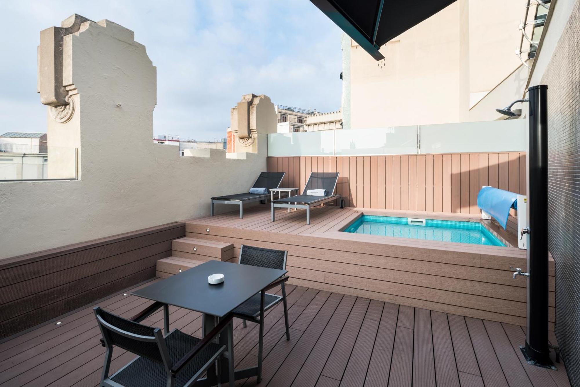 Chambre Double Supérieure avec Terrasse et Piscine Privée