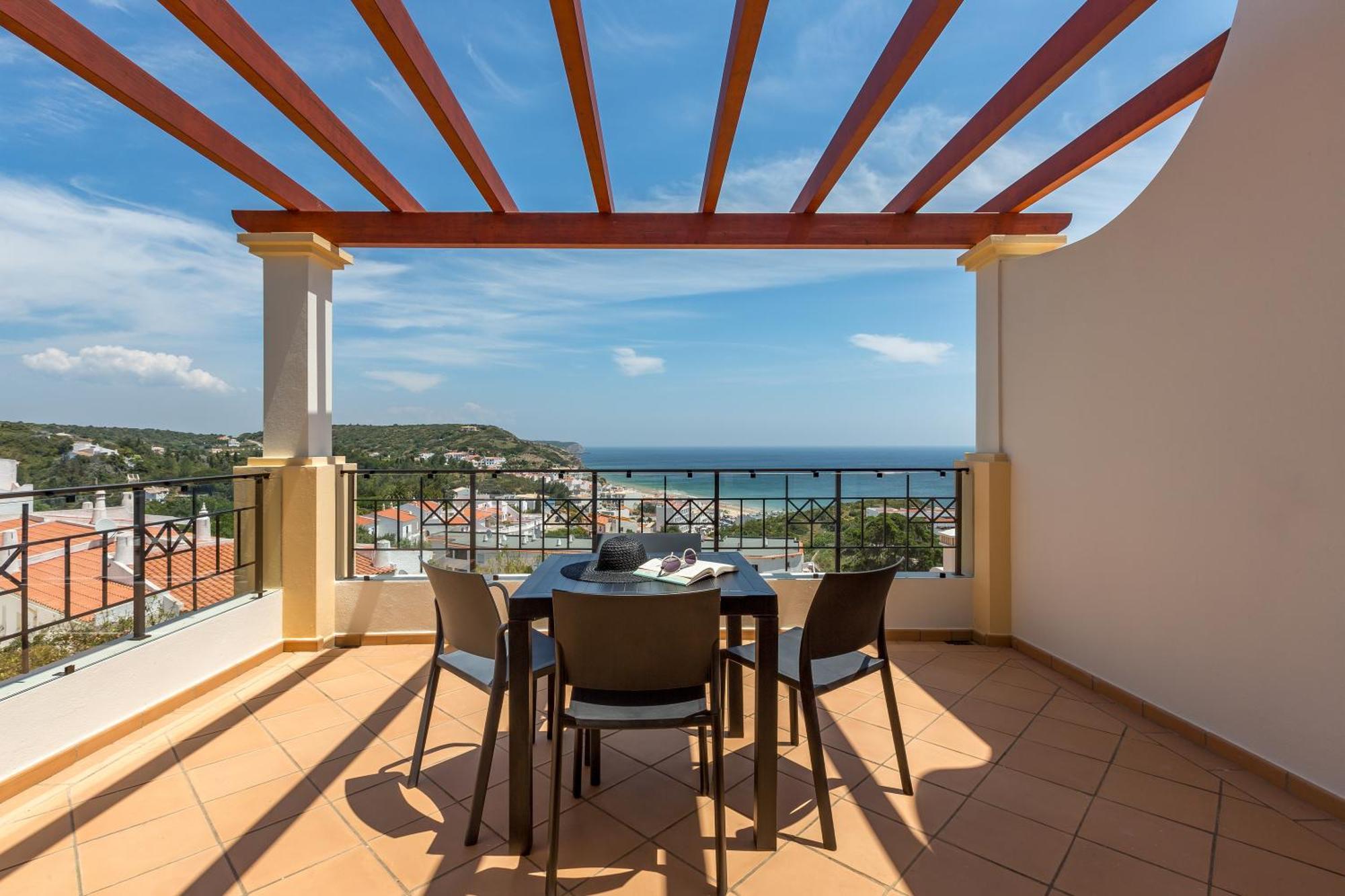 Three-Bedroom Townhouse Sea View