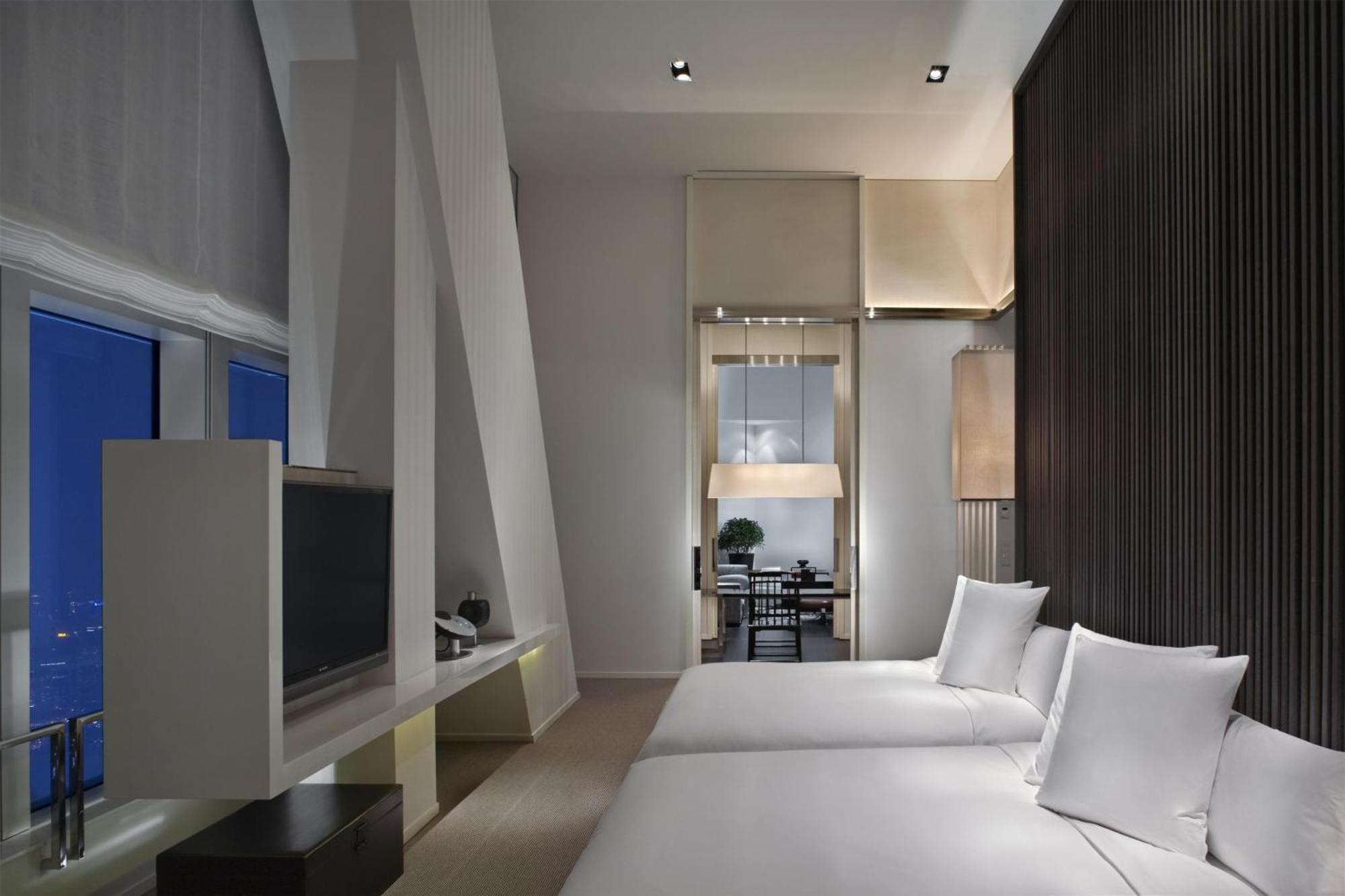 Diplomat Suite Two King Beds