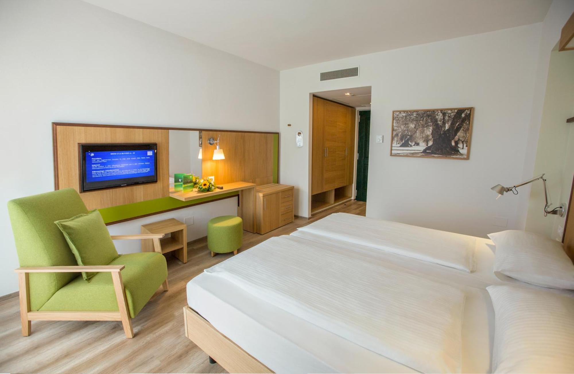 Deluxe Single Room,1588526281:JPEG