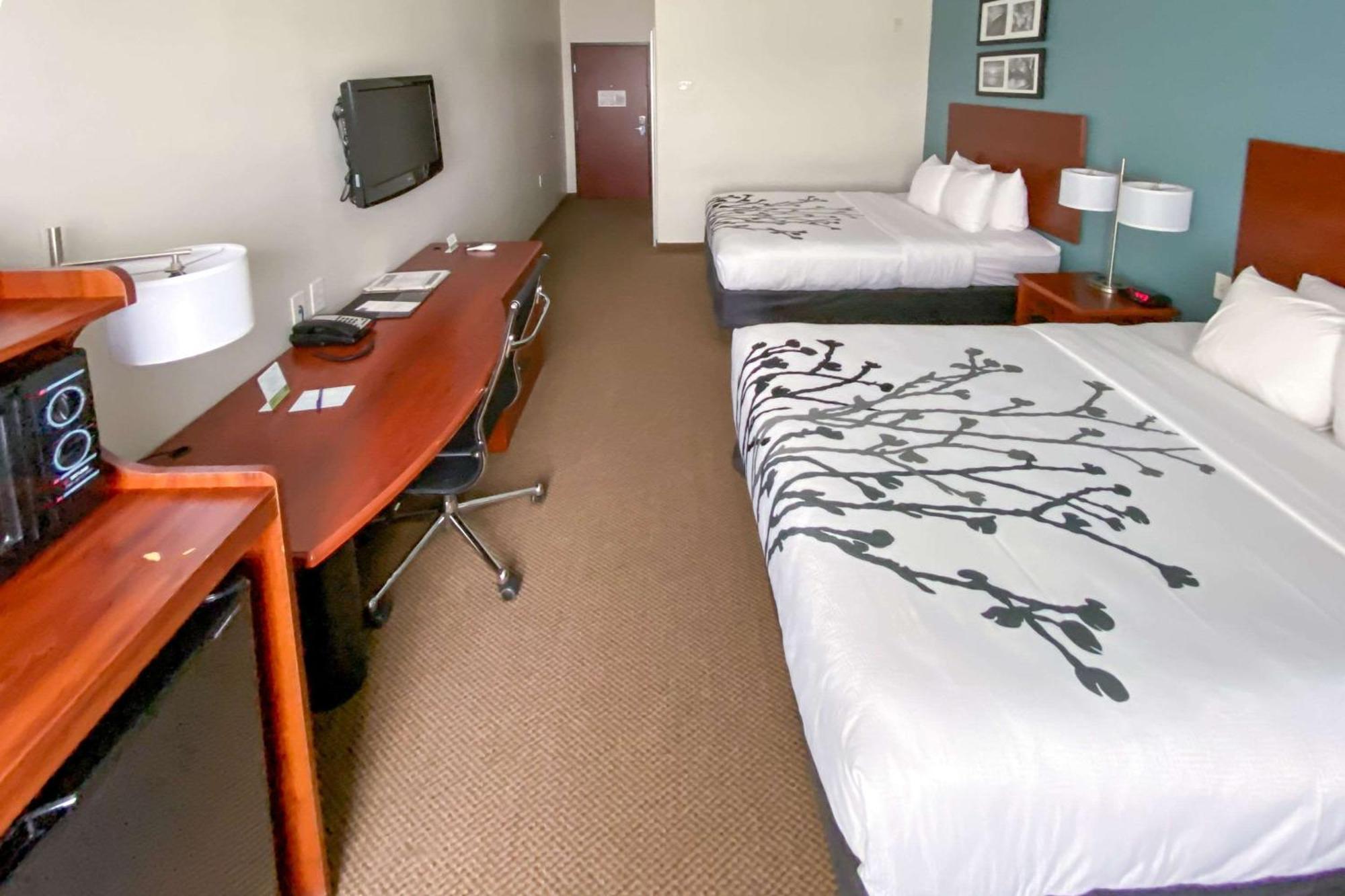 Queen Room with Two Queen Beds - Accessible/Non-Smoking