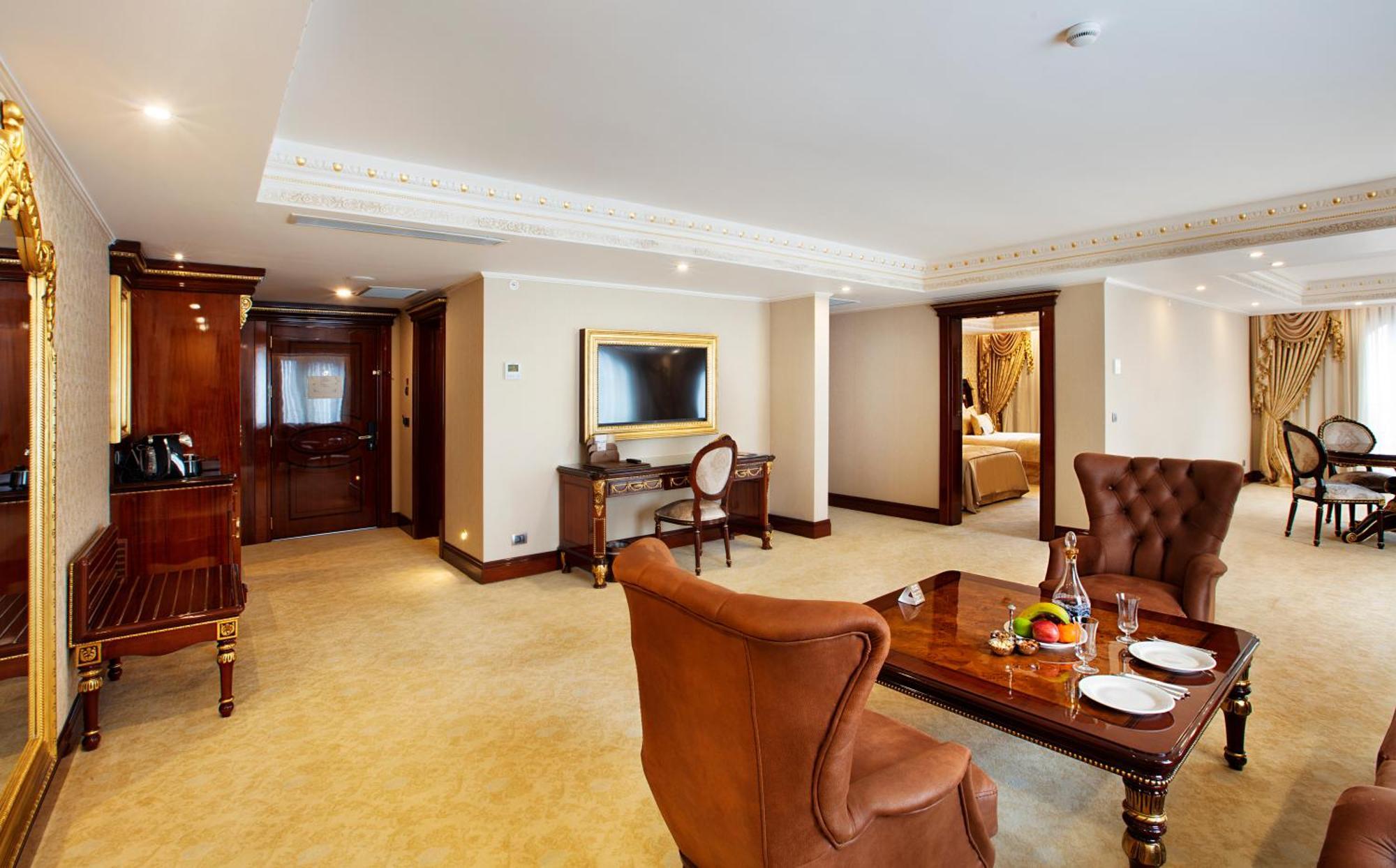 Royal Family Suite,1447836166:JPEG