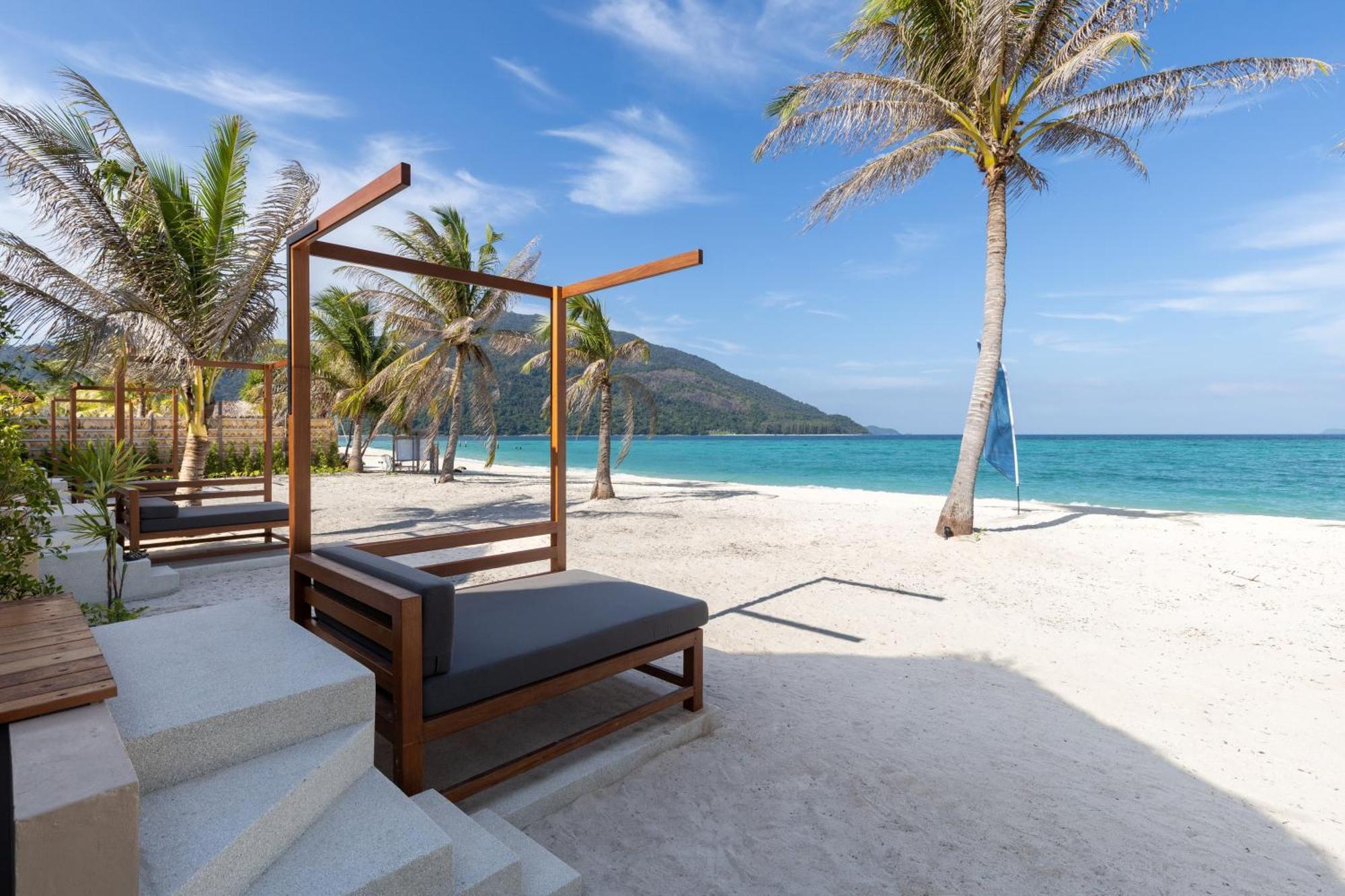 Sun Beachfront Pool Villa