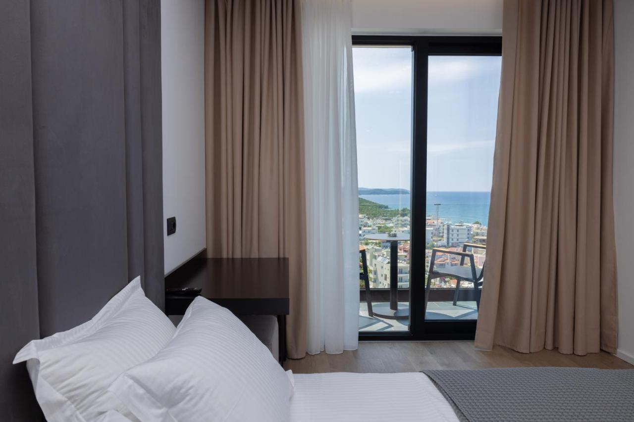 Deluxe Double Room with Balcony and Sea View