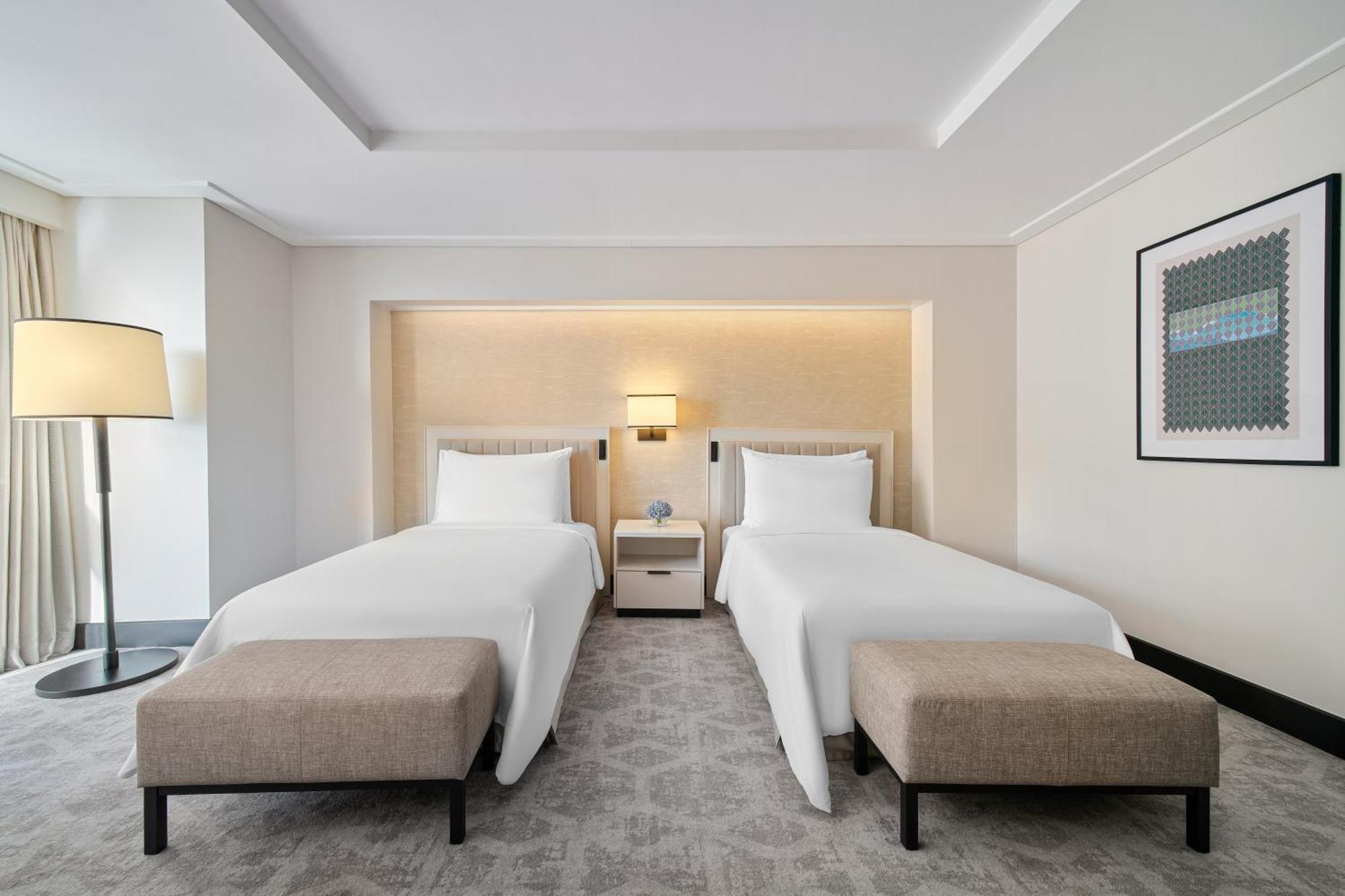 Deluxe Club Twin Partial Kaaba View with Lounge Access