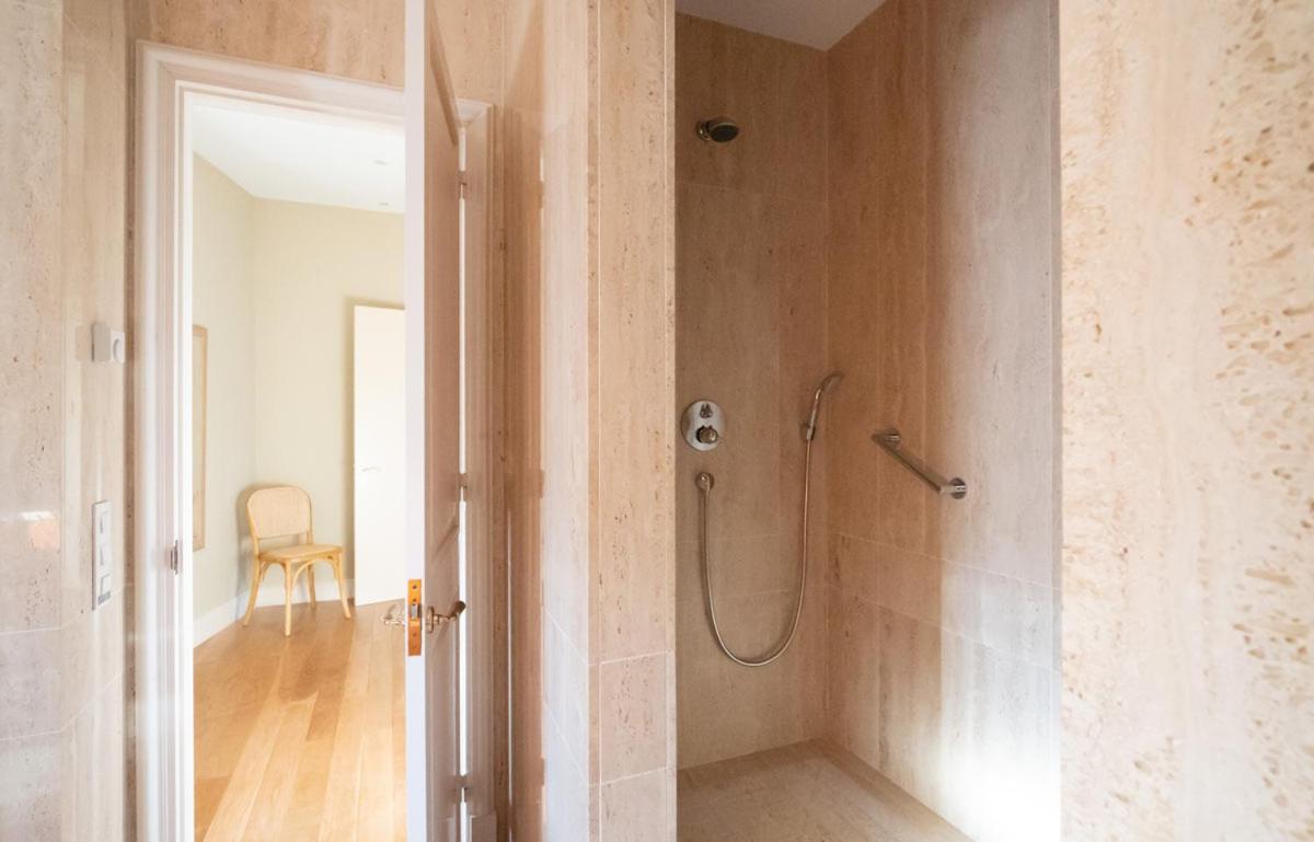 Double Room,1480330385:JPEG