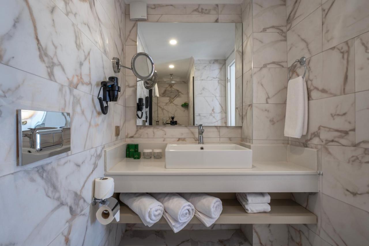 Triple Room Bath,1548747643:JPEG