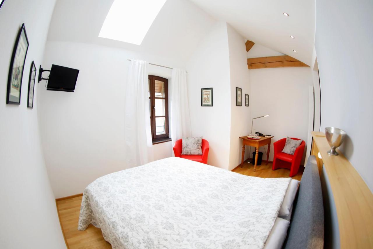 Doppelzimmer mit Gartenblick