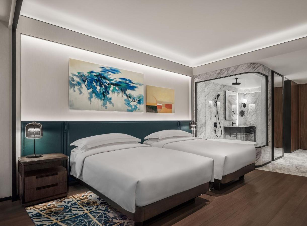 2 Twin Beds