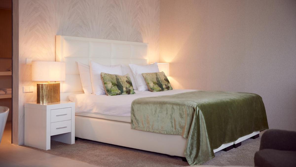 Amethyst Quartz Suite,1498555813:JPEG