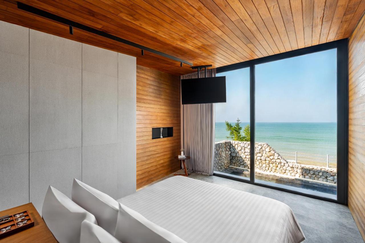 Suite with Private Pool - Beach Front