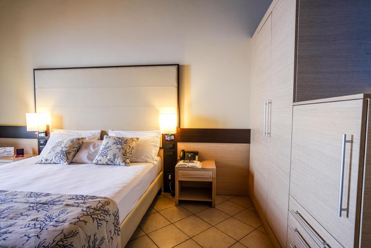 Doppel-/Zweibettzimmer mit Meerblick
