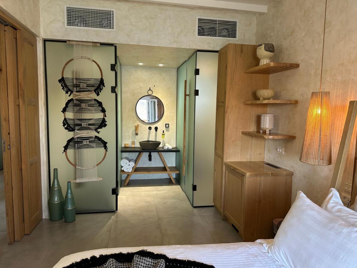 Signature Myconian Suite Outdoor Jetted Tub Sea View,1498734589:JPEG