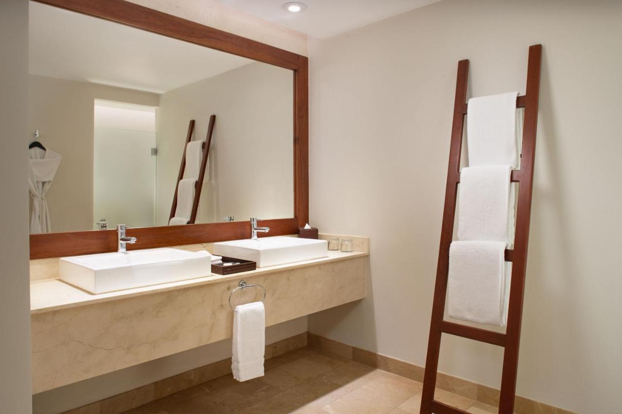 Westin Club - Alojamiento para adultos con acceso al club lounge - 2 camas dobles