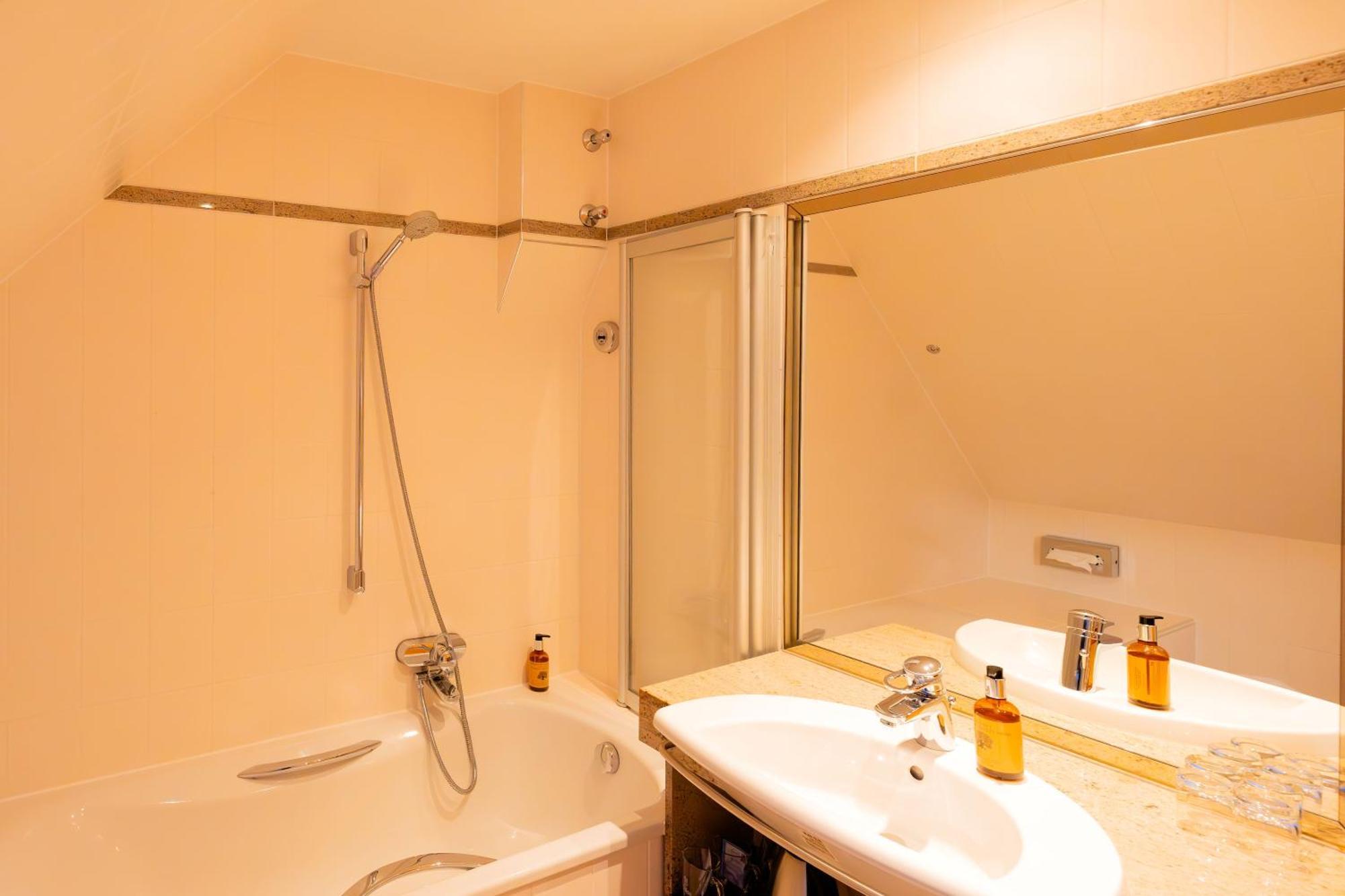 Budget Double Room without Balcony without a View,1549090846:JPEG