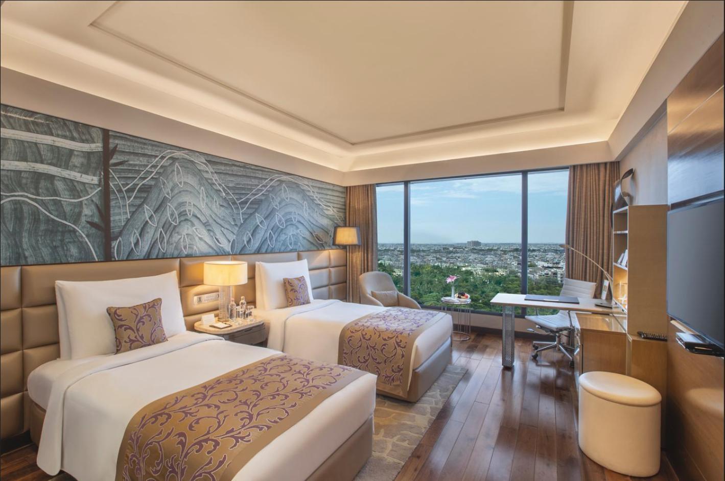 Executive Premier Twin Room Bathtub saving on all hotel services,1498942933:JPEG
