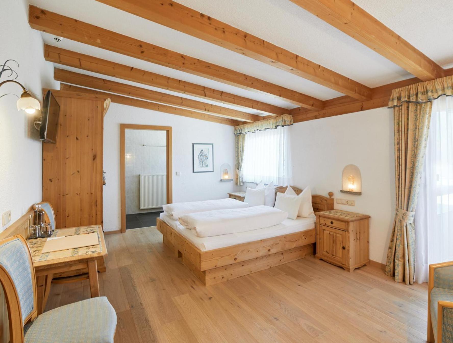 Double Room,1499749192:JPEG
