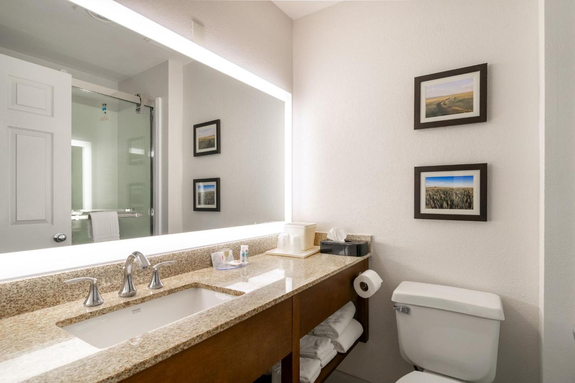 Queen Room - Disability Access/Non-Smoking