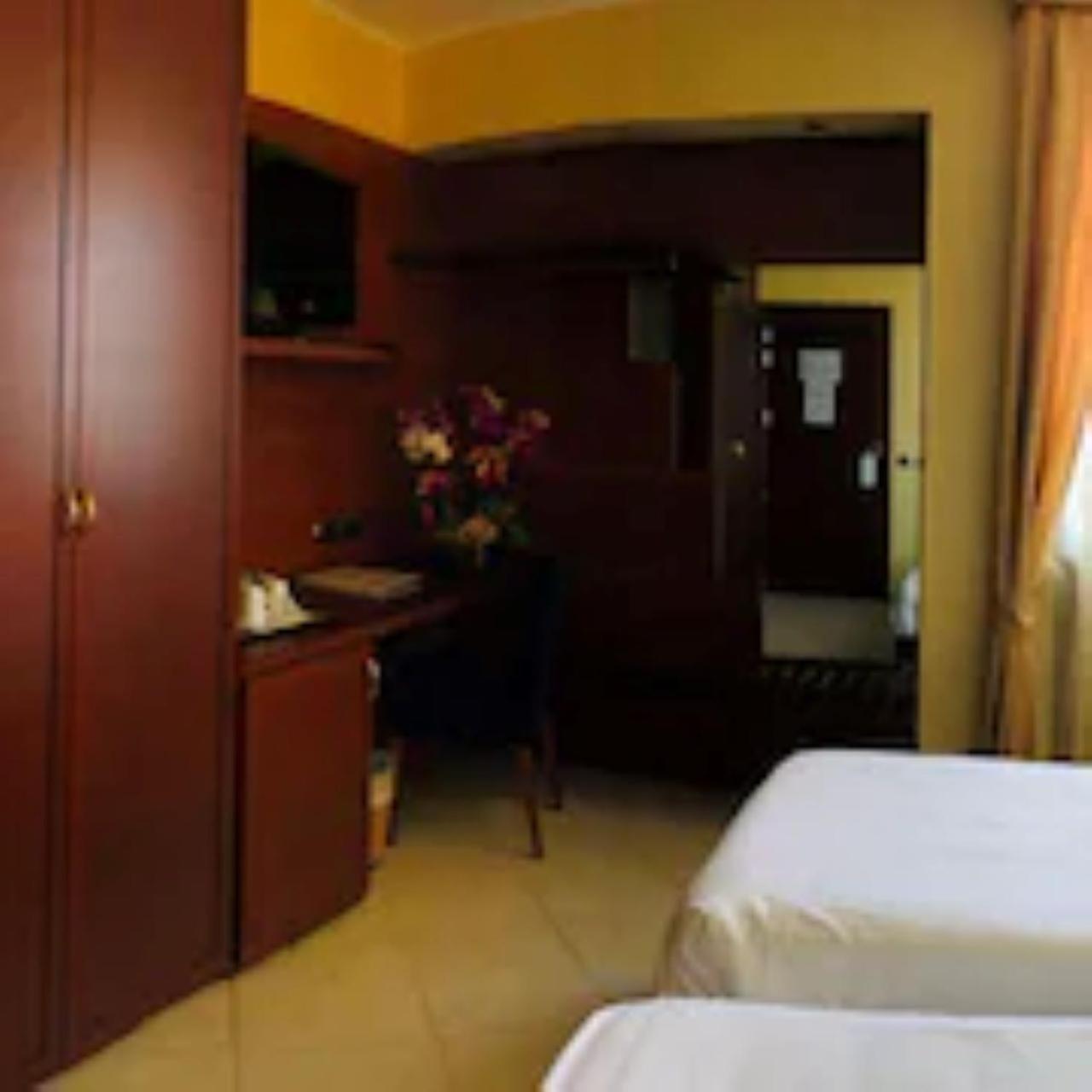 Standard Twin Room,1293085378:JPEG