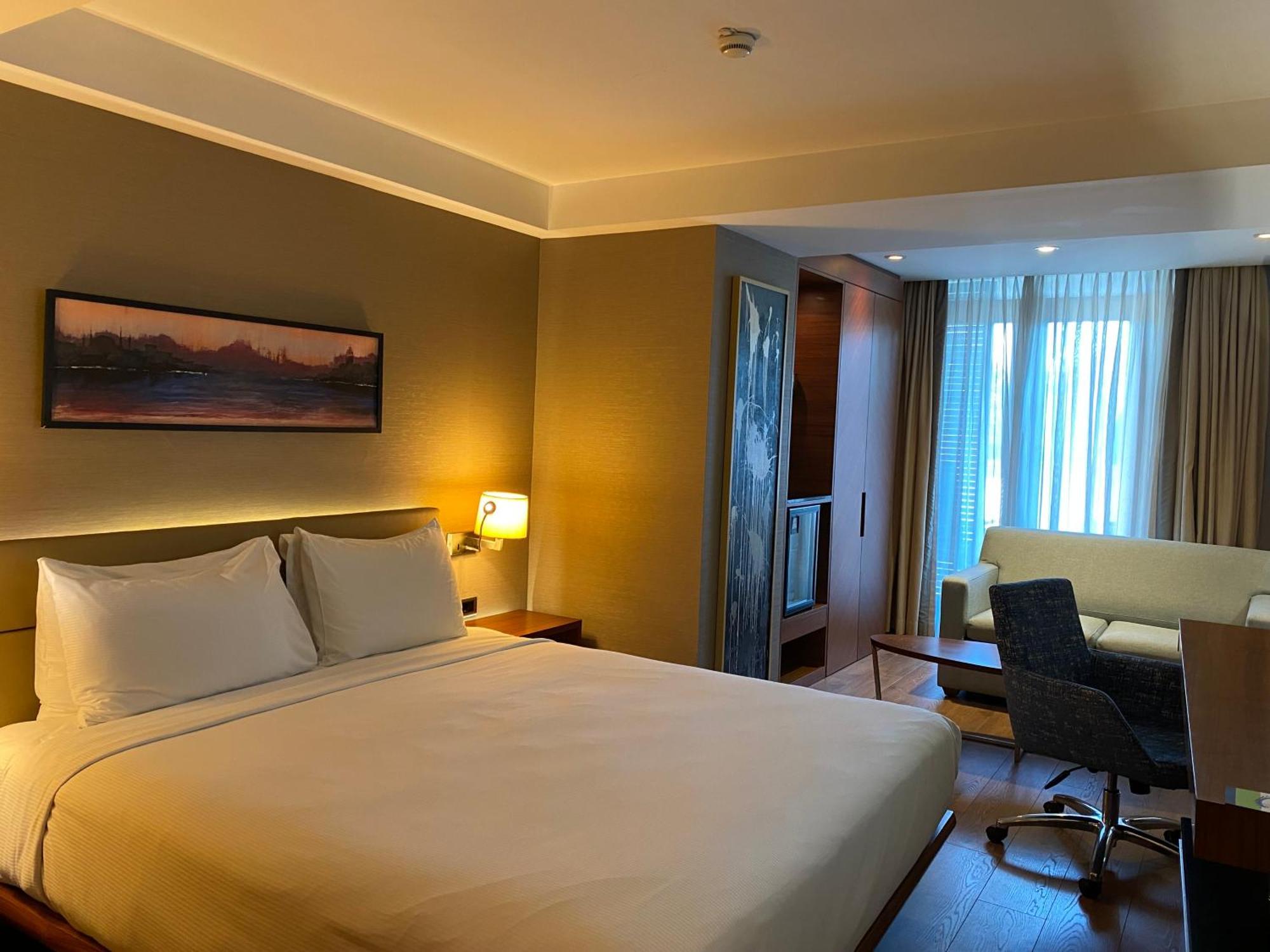 Deluxe Zimmer mit 1 Kingsize-Bett und Terrasse