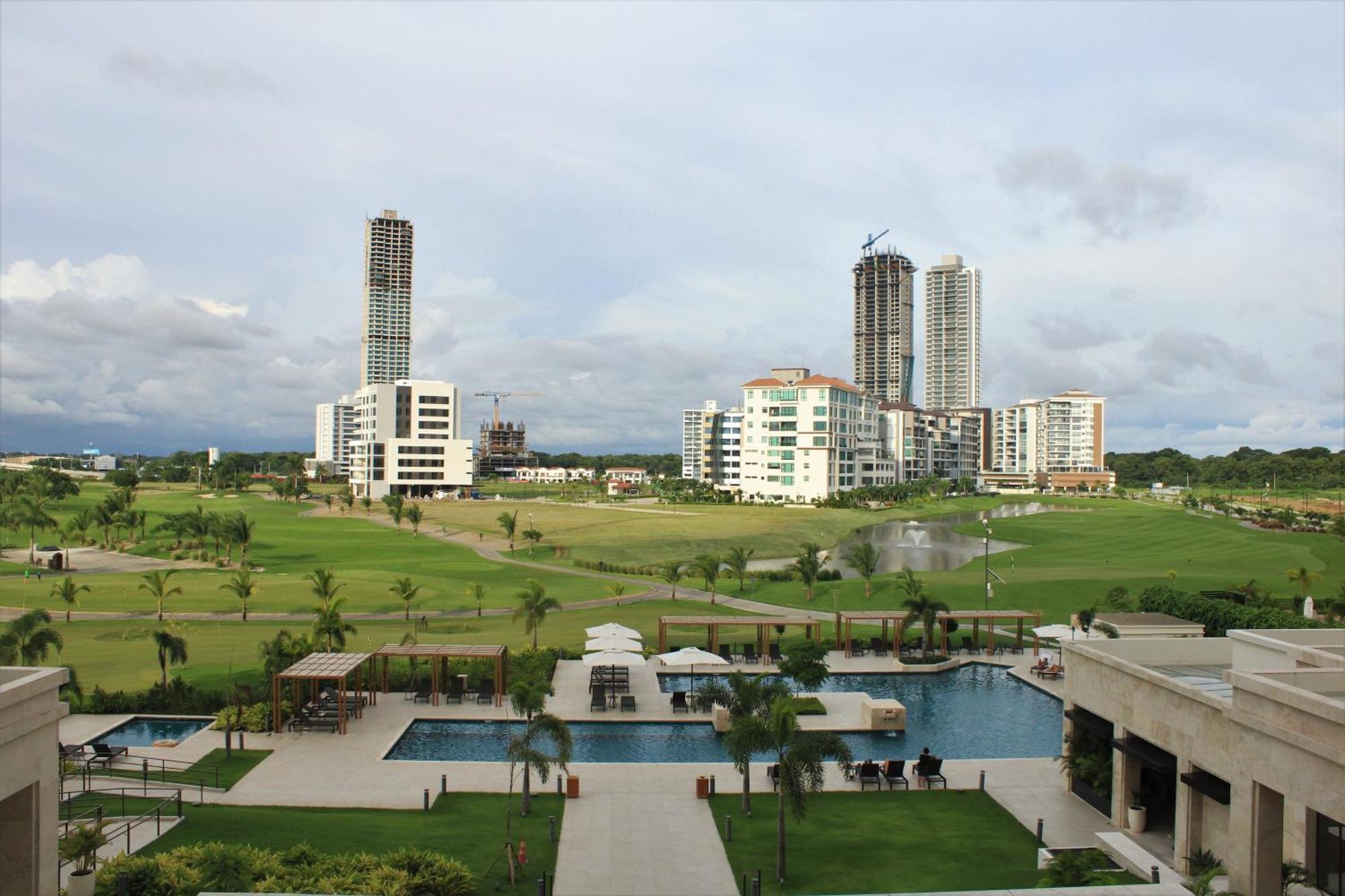 One-Bedroom Master Suite with Golf View and Terrace