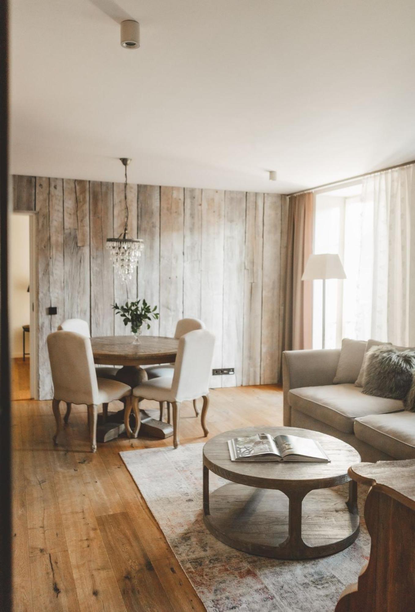Deluxe Suite with Balcony