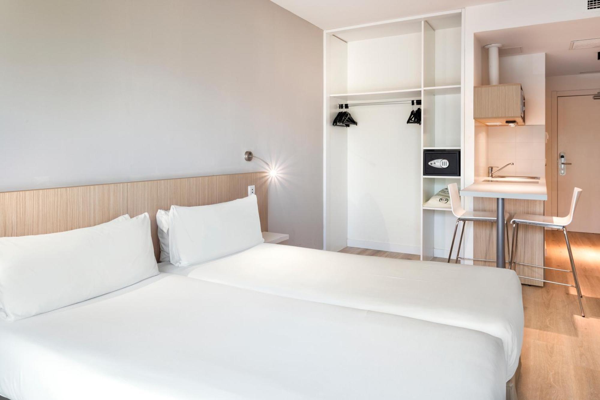 Twin Room,1592079639:JPEG