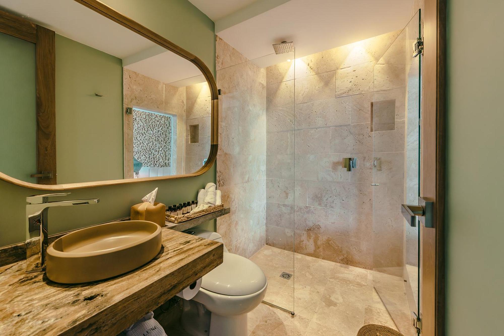 Deluxe King Room with Balcony and Spa Bath - Lake View