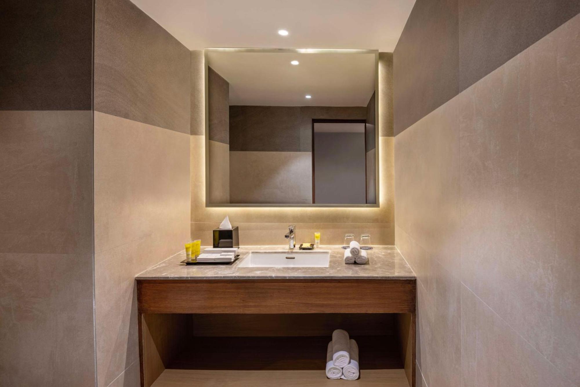 King Suite with Balcony - 10% off on À la carte orders only at Zing Restaurant (Only for July 2026)