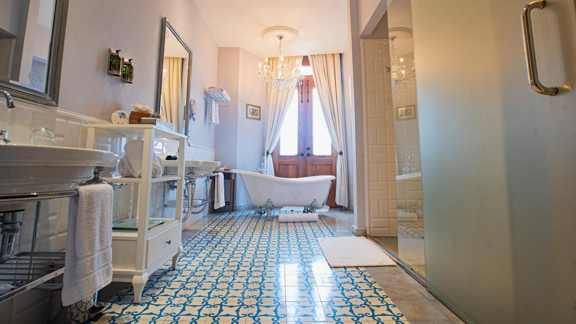 Corner Suite