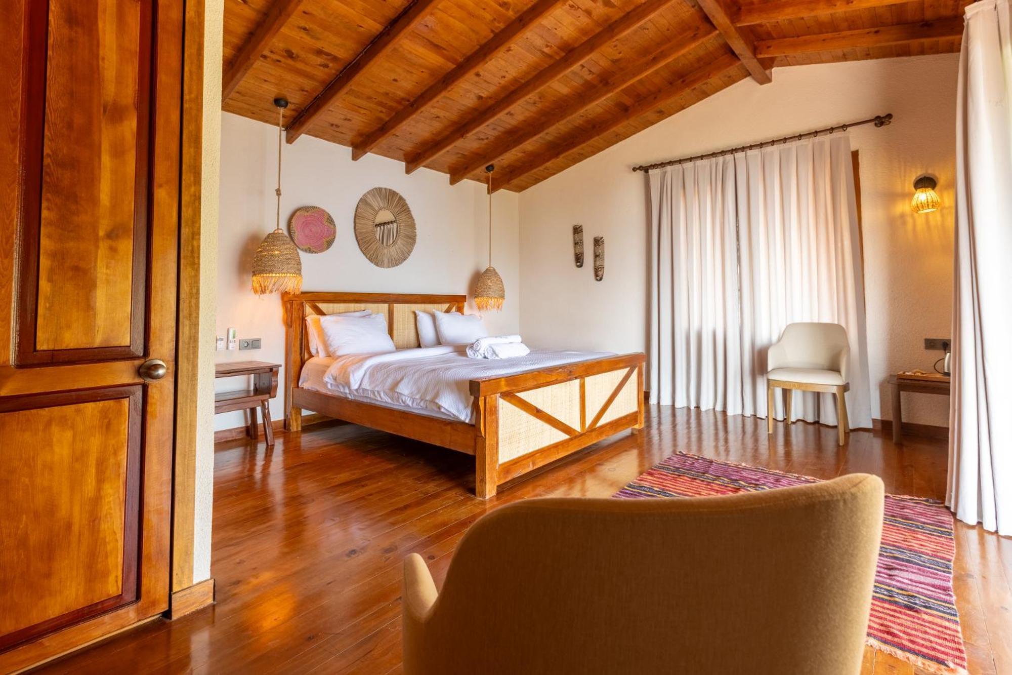 Deluxe Double Room Bath
