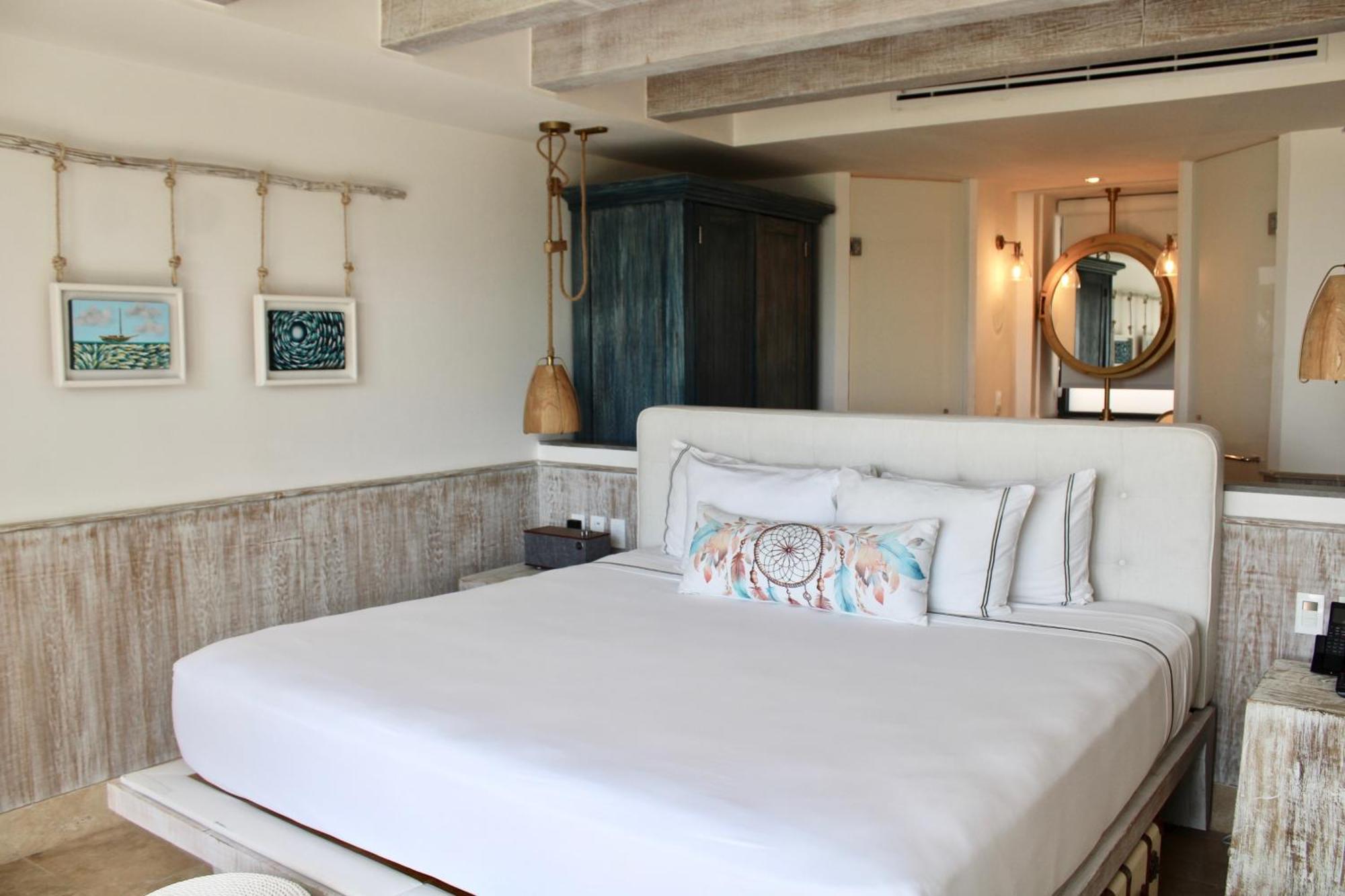 The Cozy One Suite King