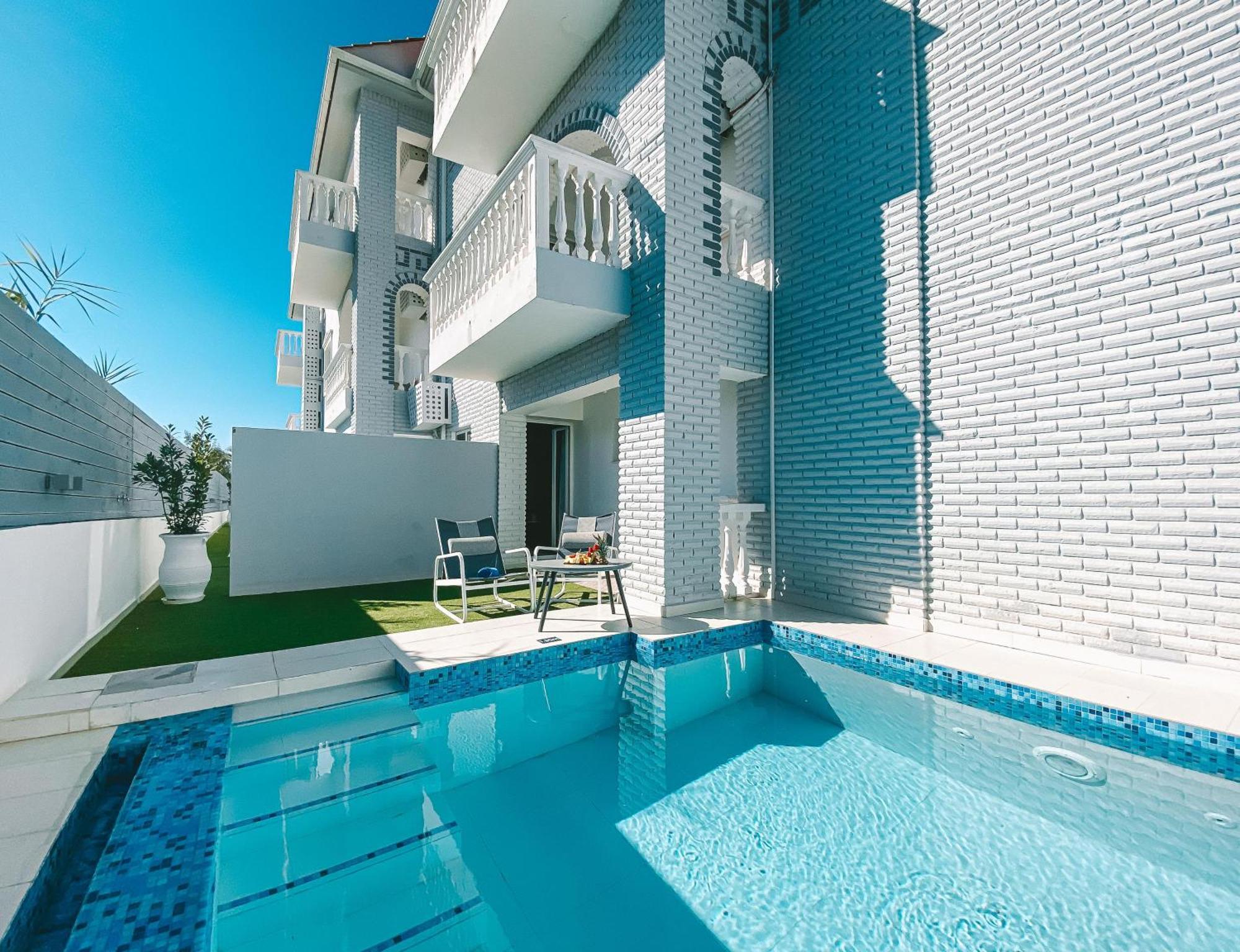 Deluxe Suite Private Pool