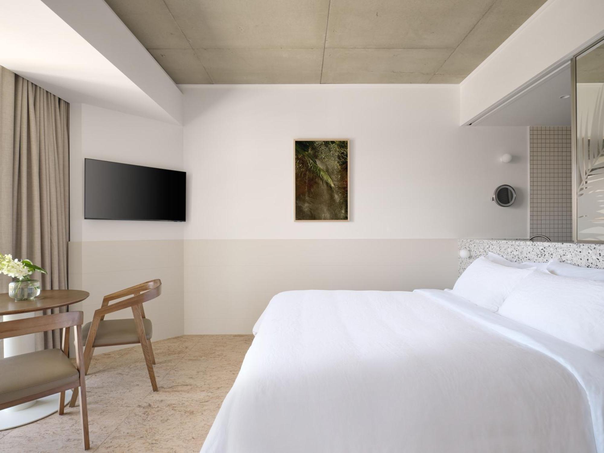 Marina Accessible King or Twin Room