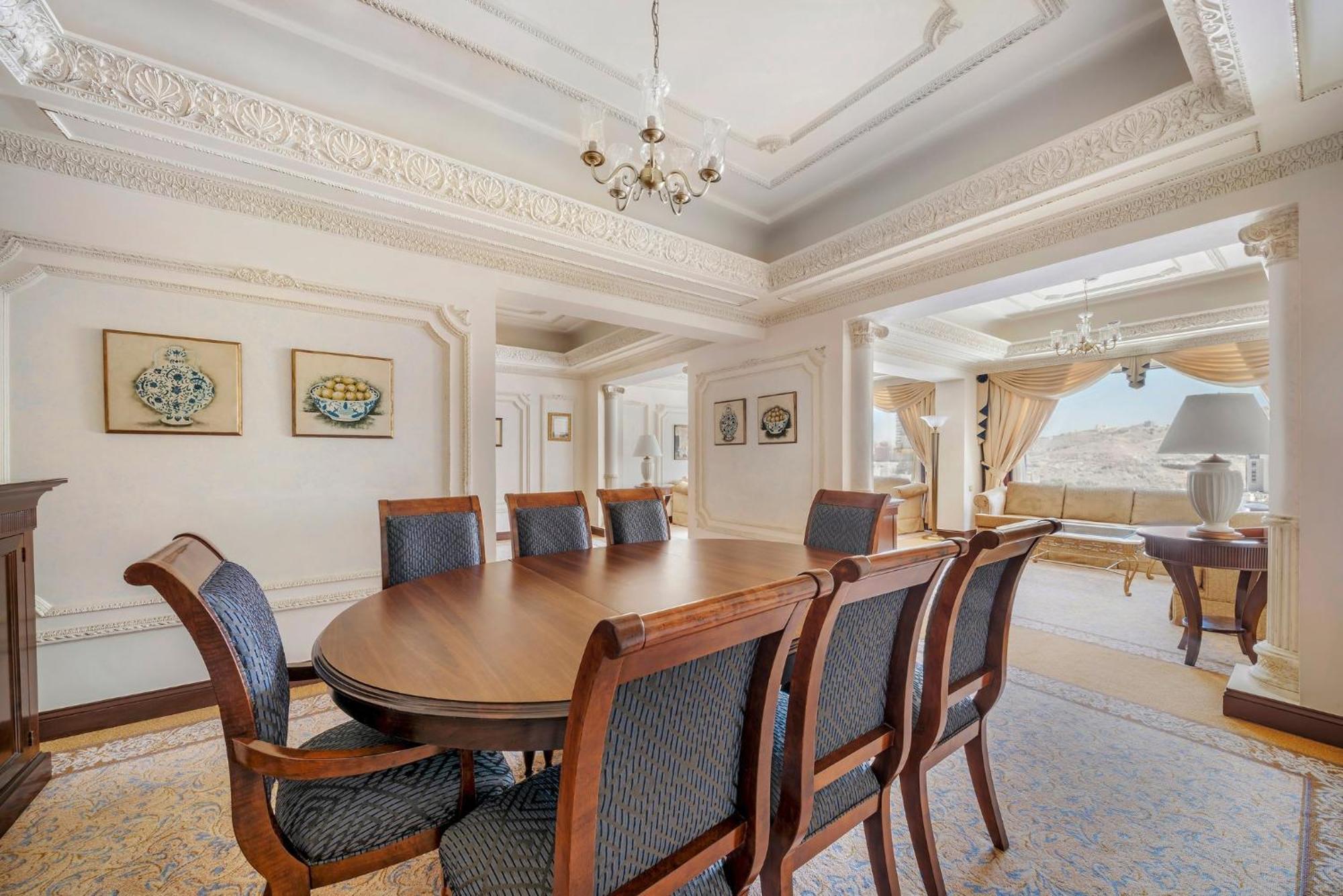 Three-Bedroom Amiri Suite with Haram View