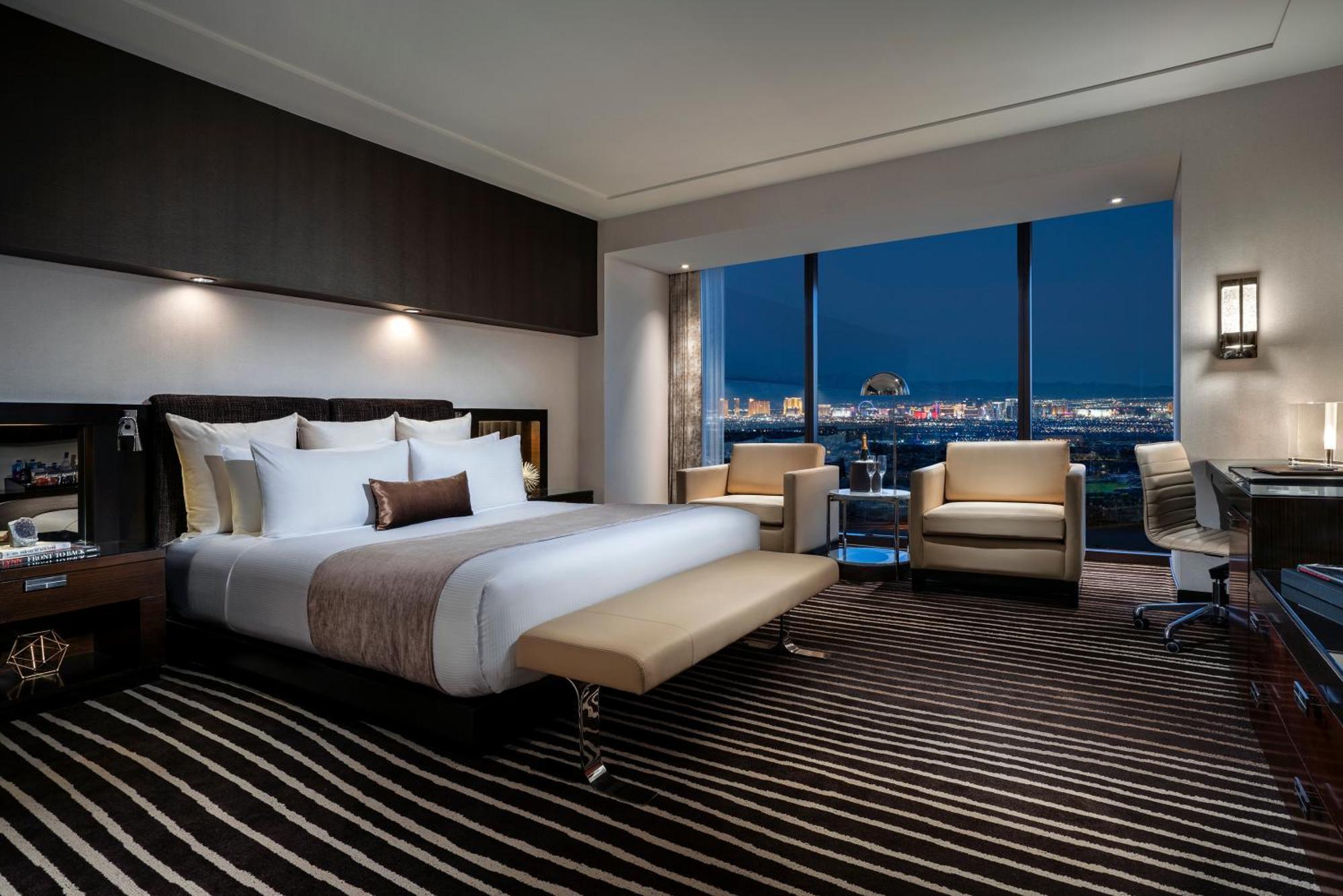 Signature Suite 1 King Bed,1527983476:JPEG
