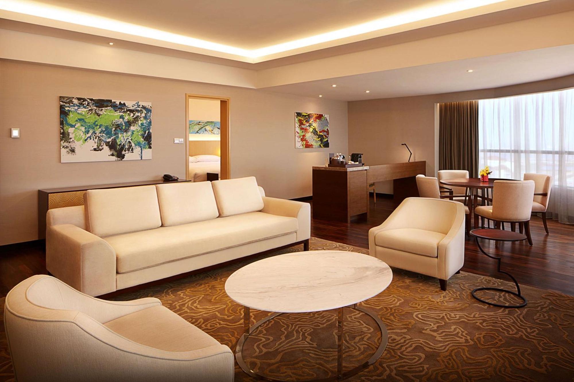 One-Bedroom King Suite