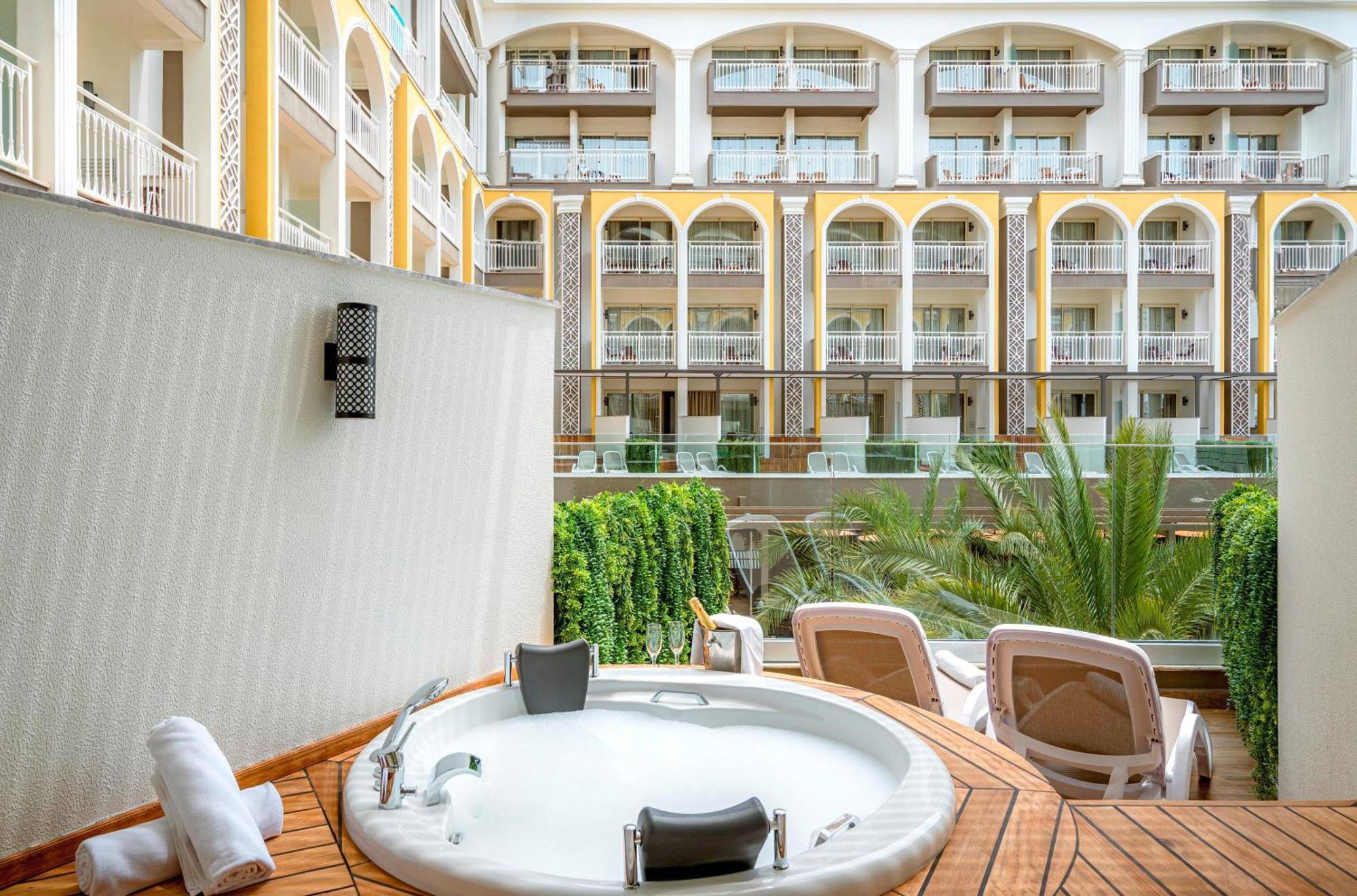 Chambre Double avec Baignoire Spa