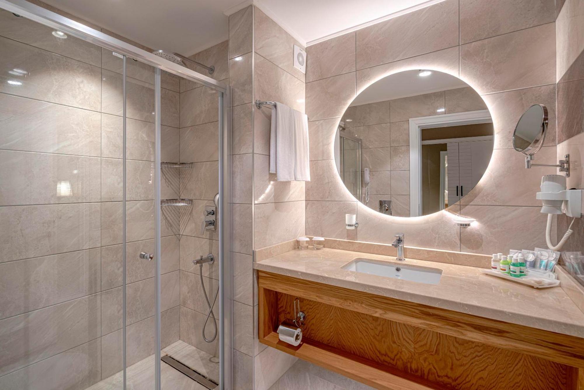 Chambre de Luxe Double ou Lits Jumeaux avec Baignoire Spa