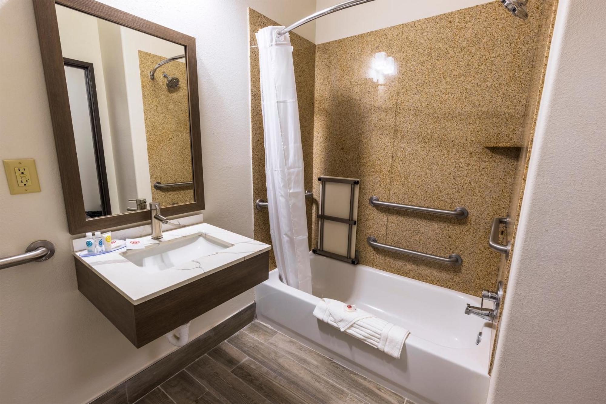 Two Queen Beds and Roll-In Shower - Disability Access