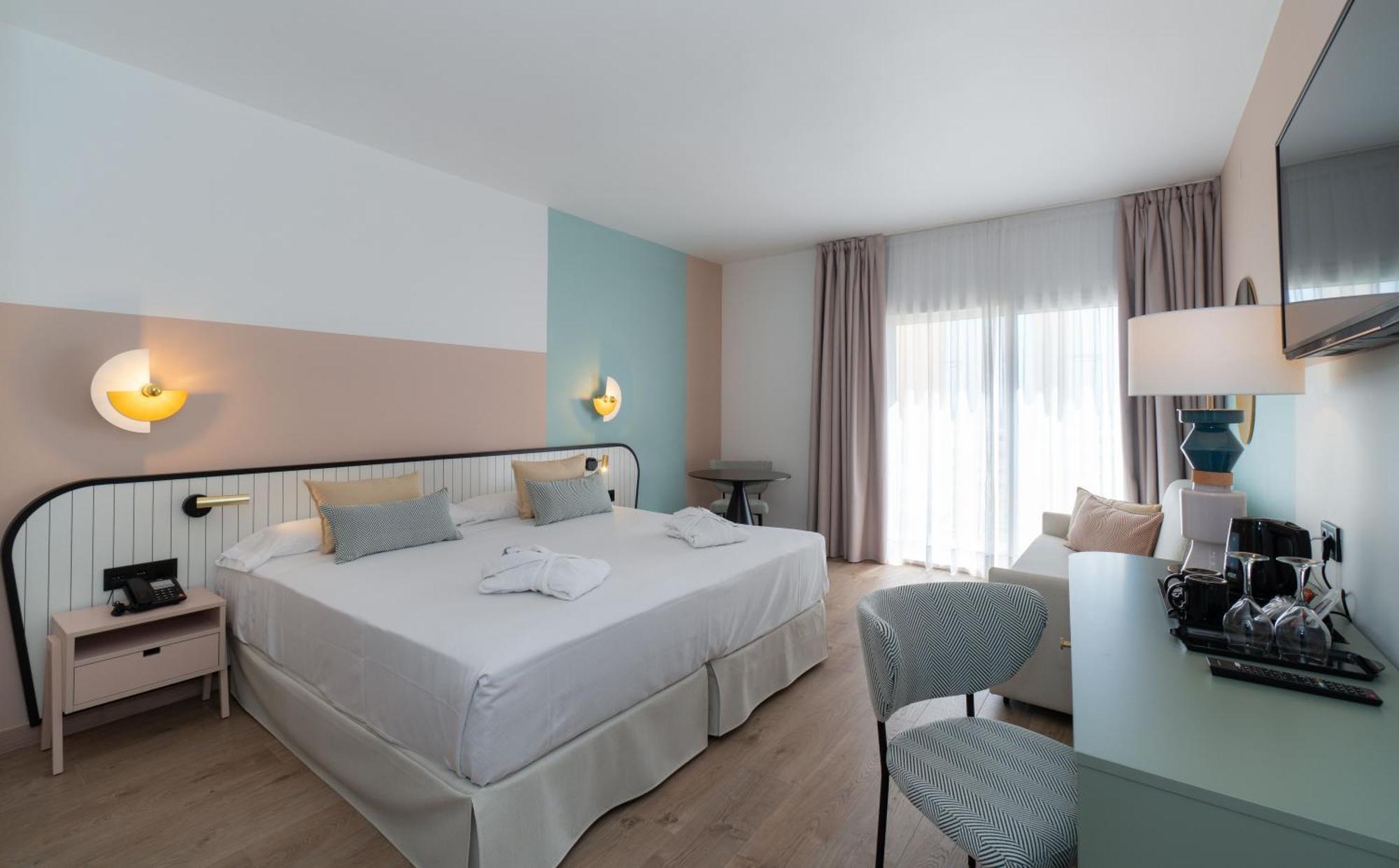 Superior Club met Frontaal Uitzicht op Zee
