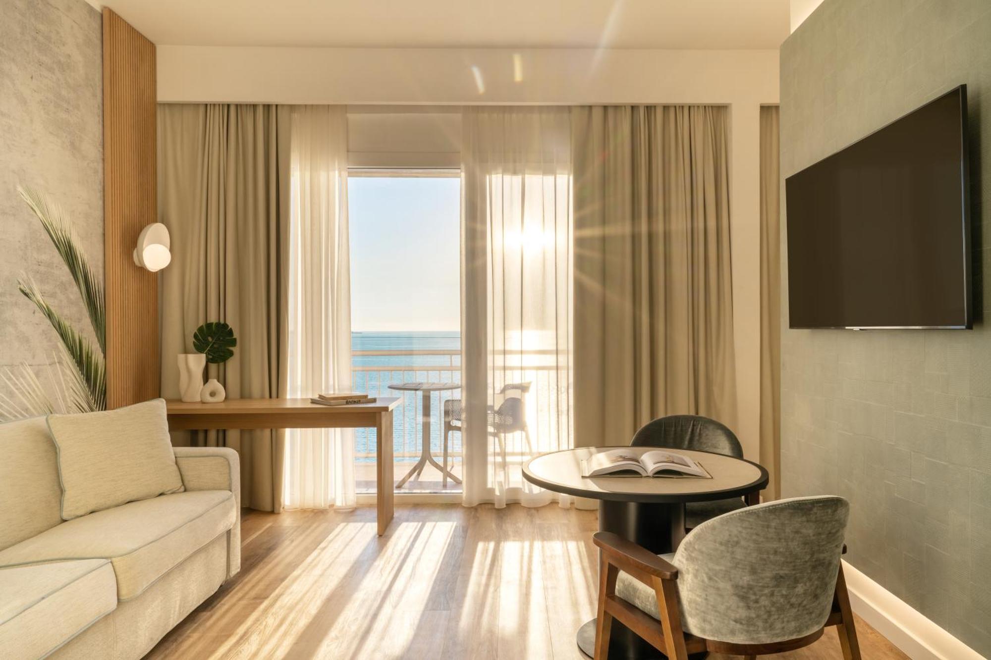 Junior Suite Sea View,1526470675:JPEG