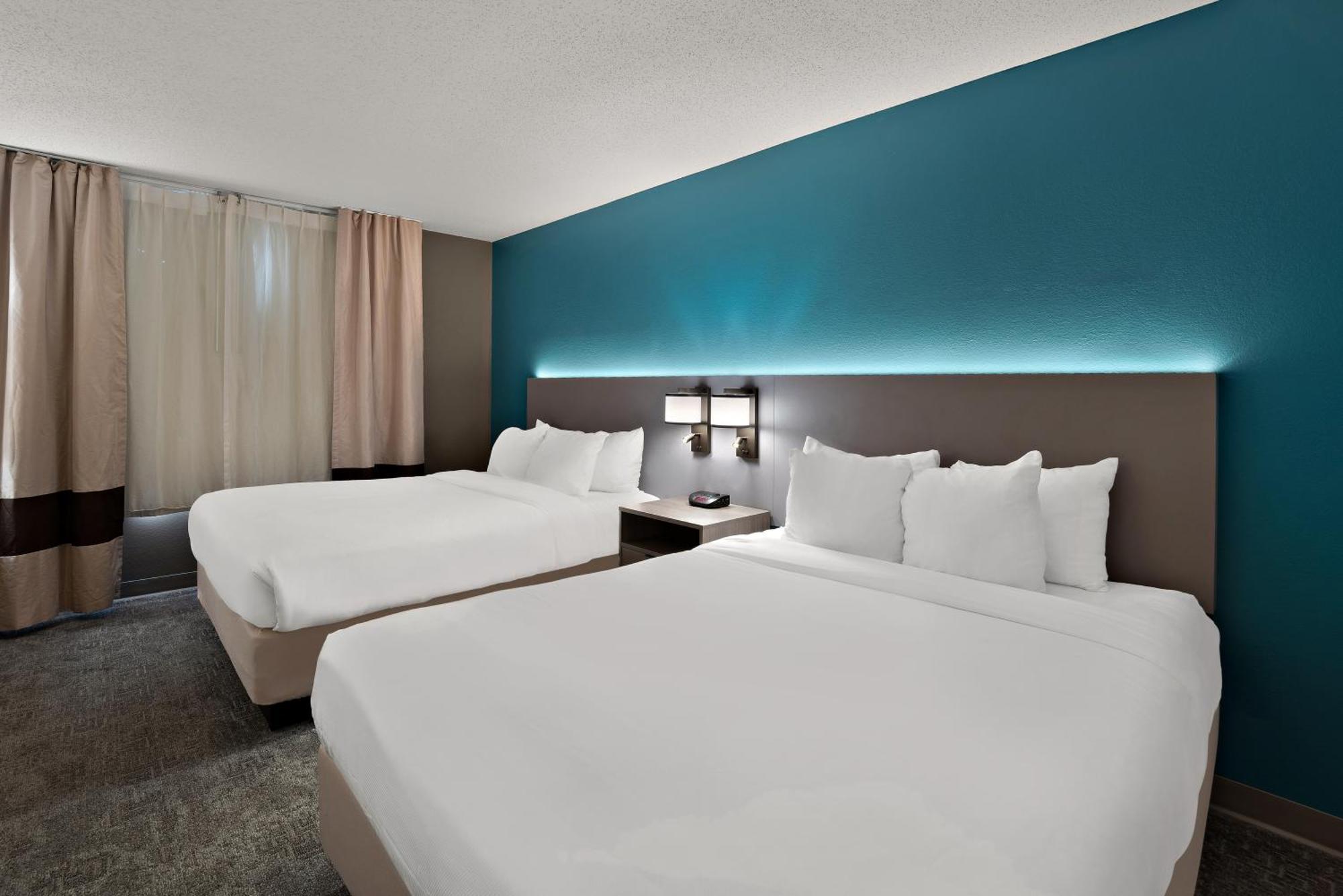 Queen Room Two Queen Beds Non-Smoking