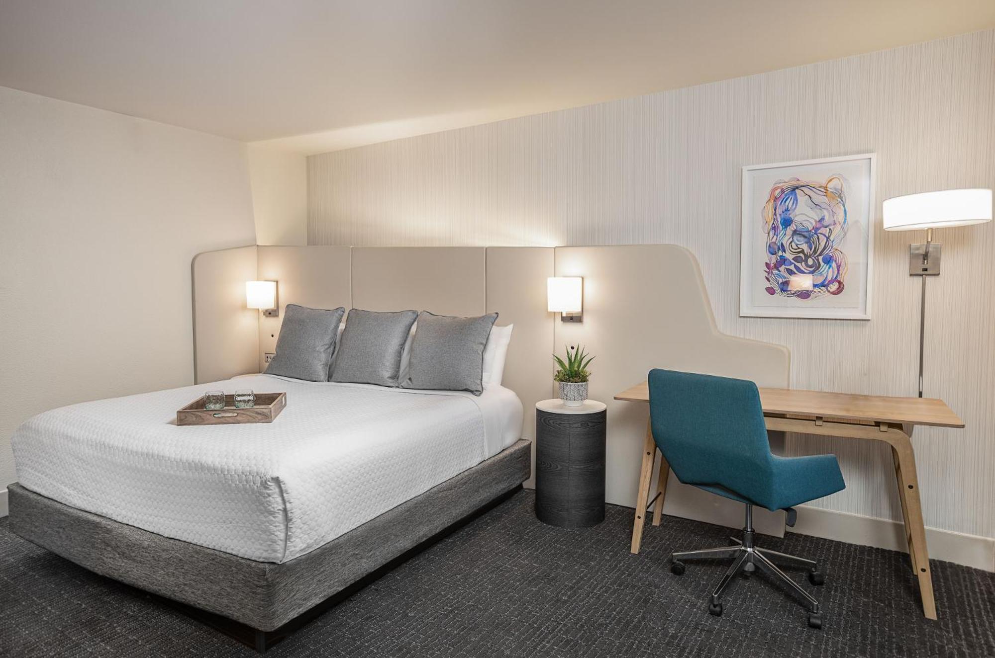 Standard King Room