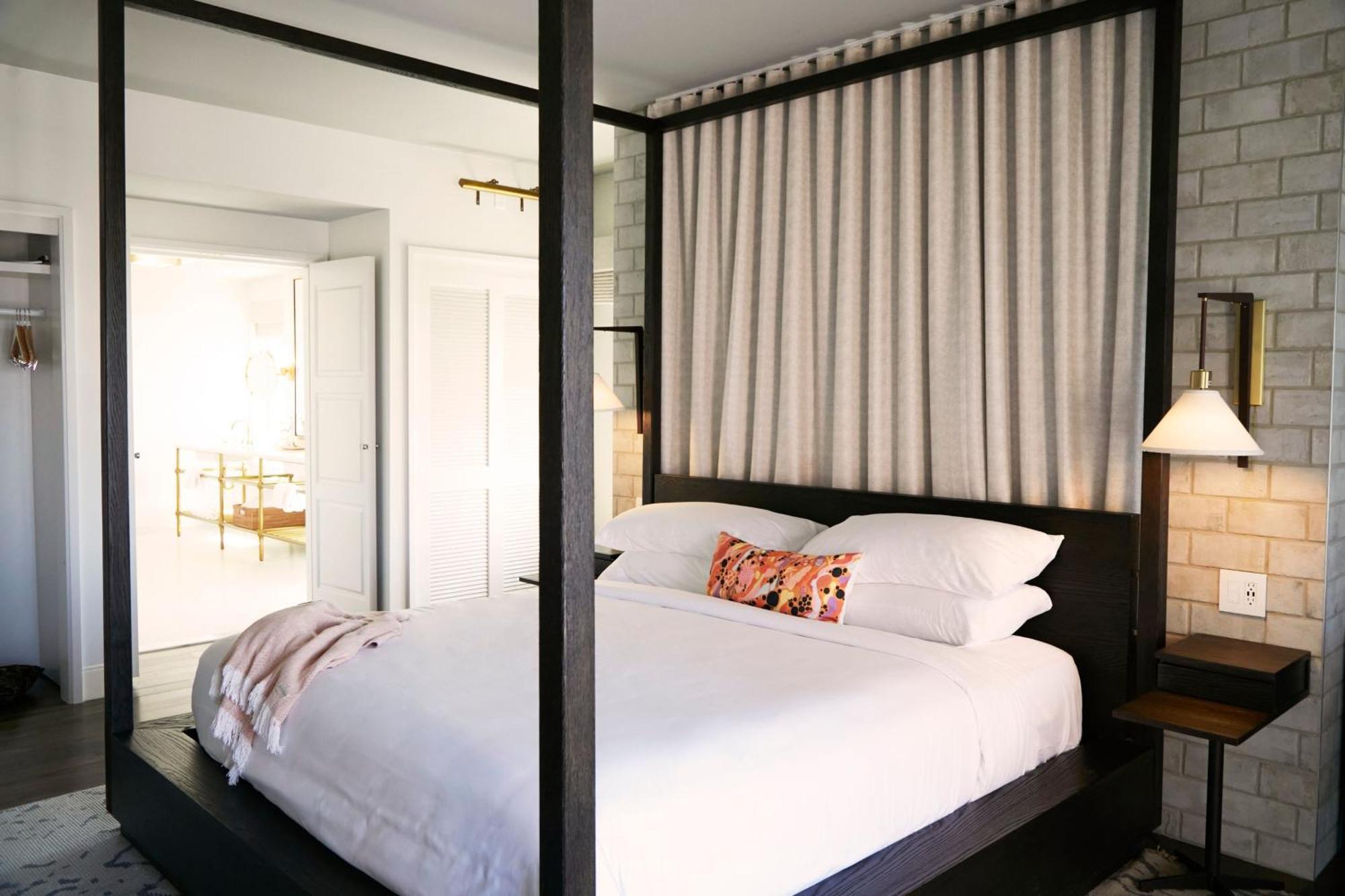 Penthouse Suite, 2 King, River view, High floor