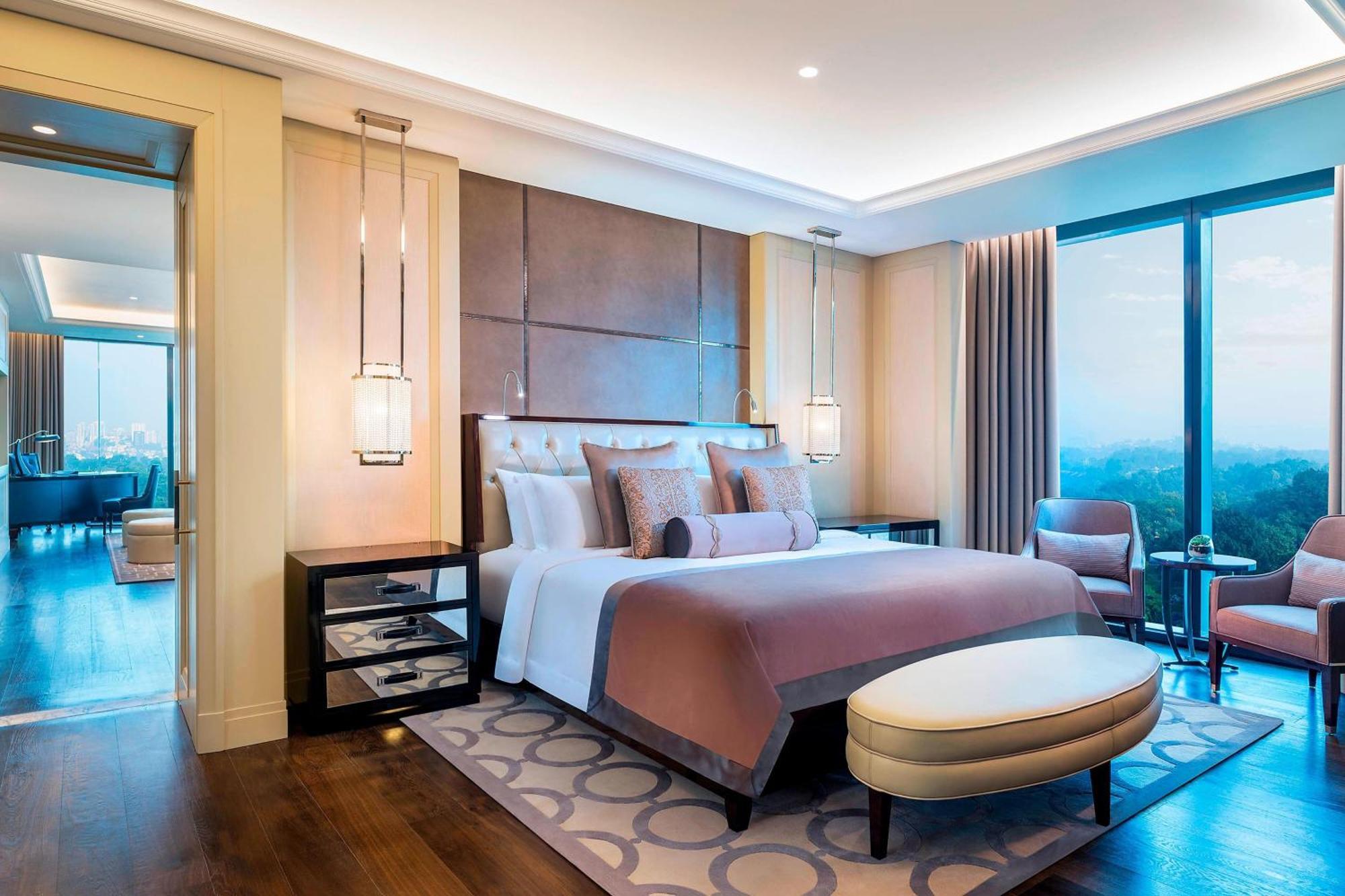 John Jacob Astor Suite, Lake Gardens View