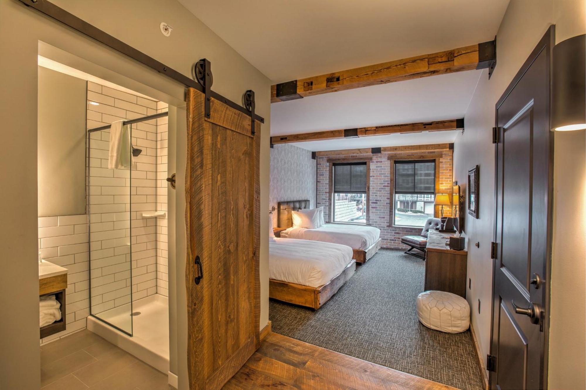 Standard Queen Room Two Queen Beds